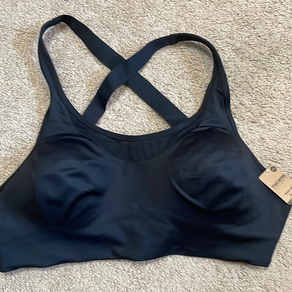 Pink sports bra size xl. Never worn. New with tags